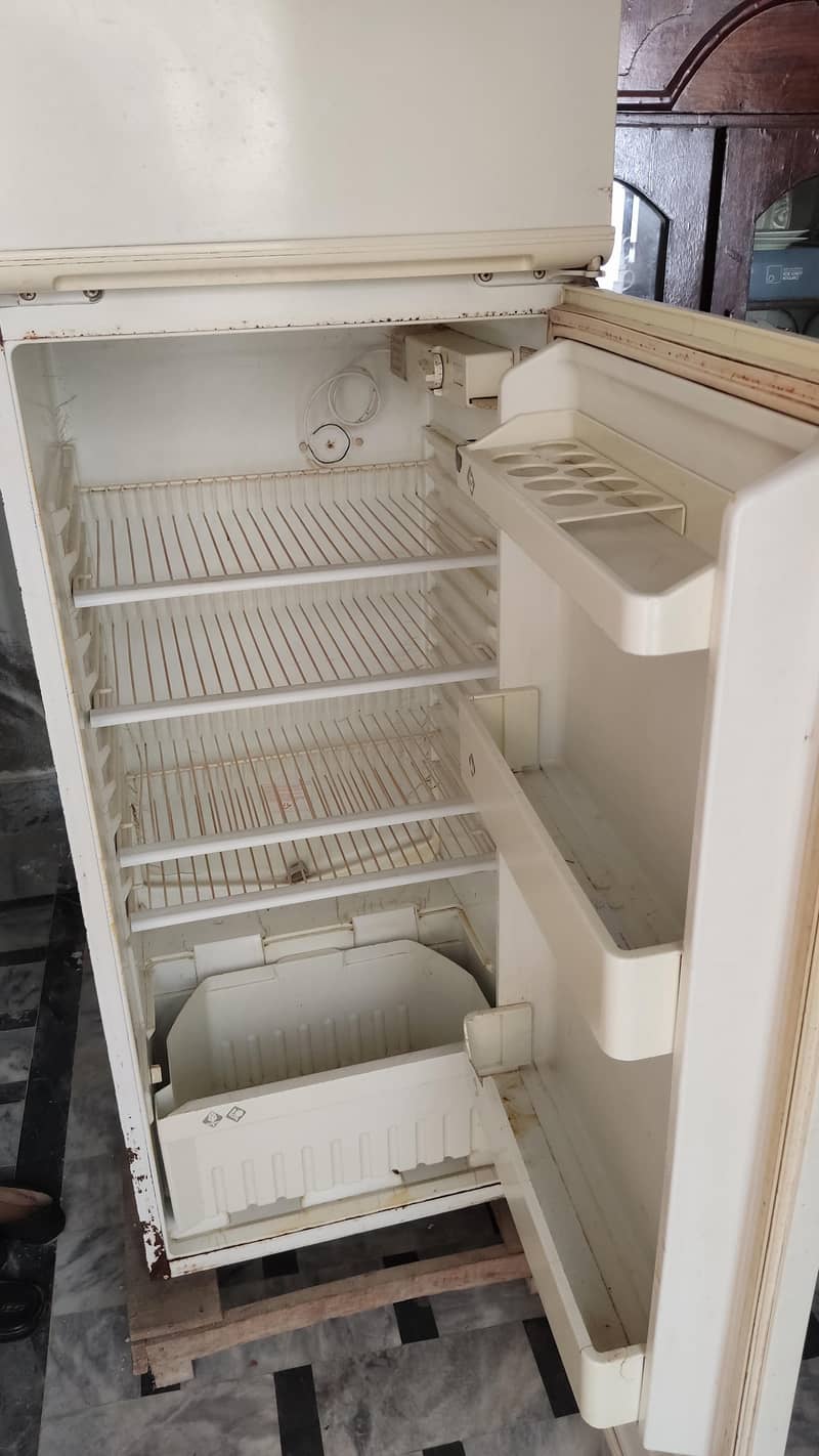 INDESIT FRIDGE 1