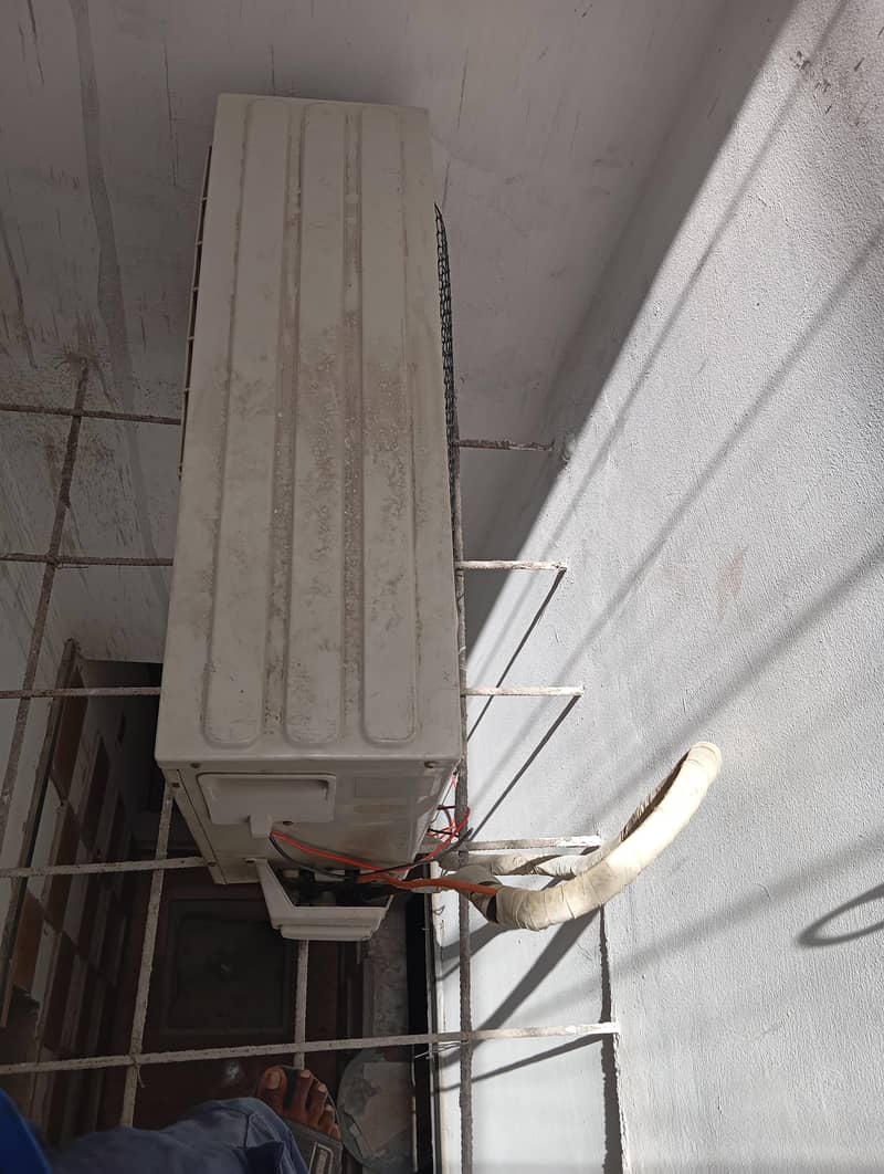 Dawlance 1.5 ton split AC 4
