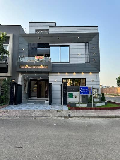 Luxury 5 Marla House Available For Rent In Tulip Ext Block Bahria Town