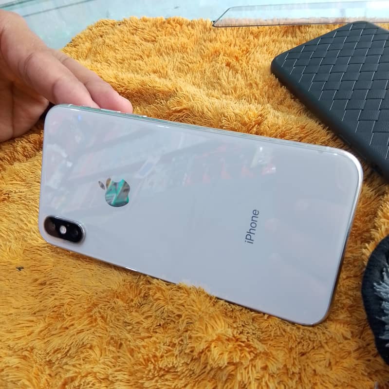 Apple iPhone X 5