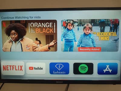 Apple TV HD (4th Generation - Model A1625) with Premium 4K HDMI Cable