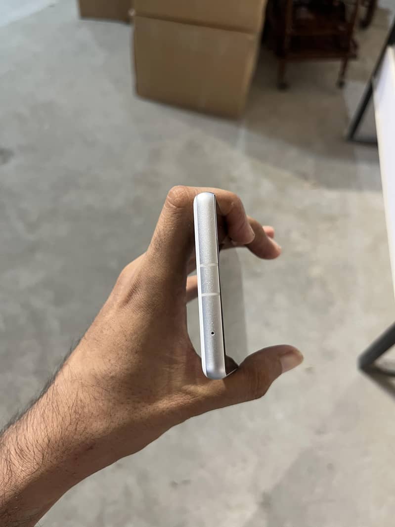 Google Pixel 7a 3