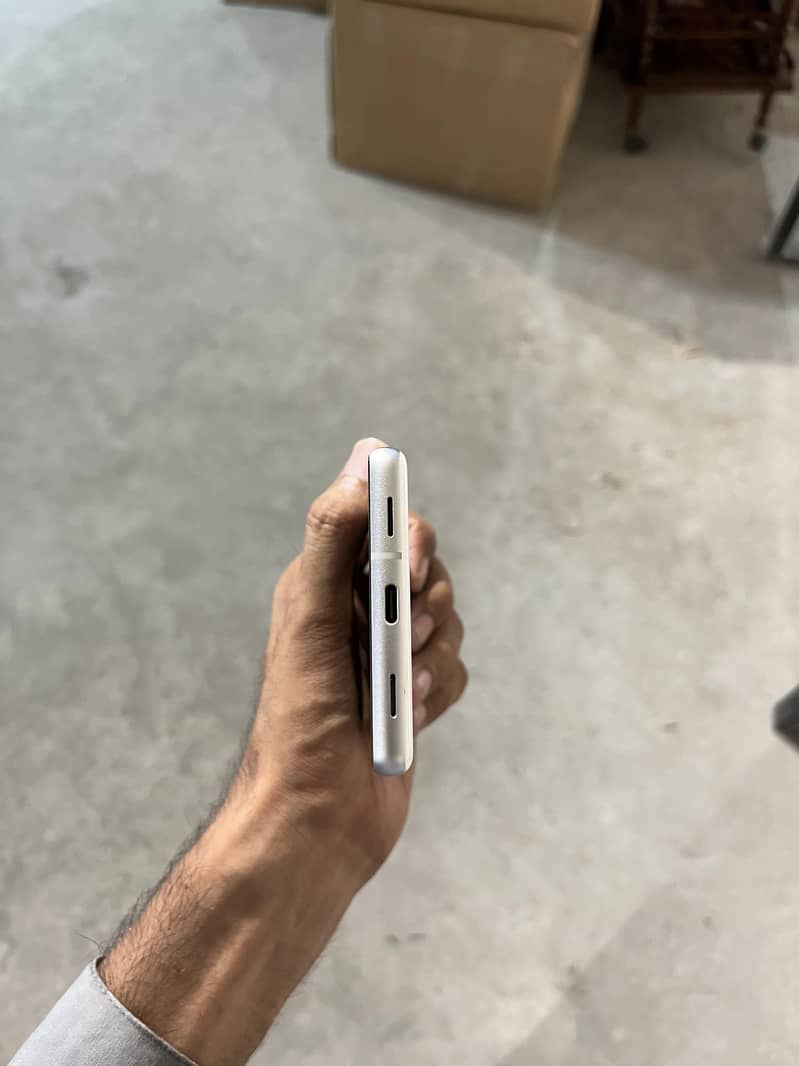 Google Pixel 7a 4
