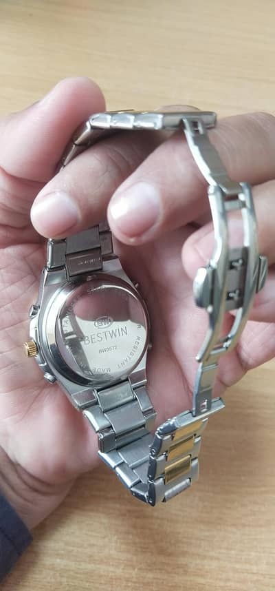 busines clas stylish bestwin dual time metal aluminum ghari