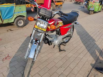 honda 125 red
