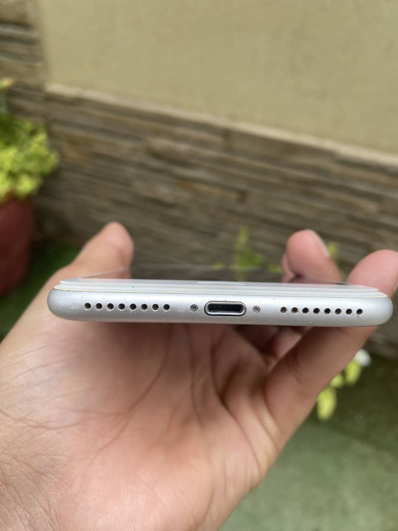 Apple iPhone 7 Plus 2