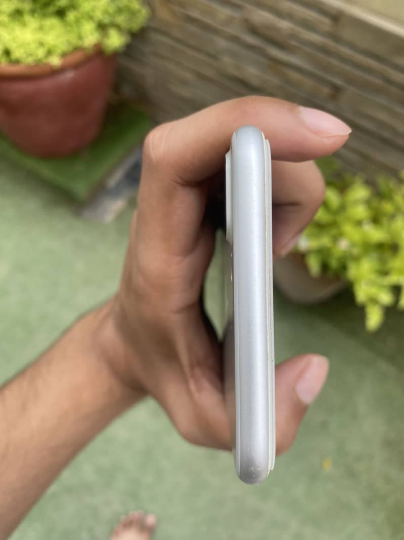Apple iPhone 7 Plus 4