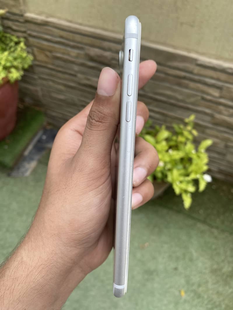 Apple iPhone 7 Plus 5