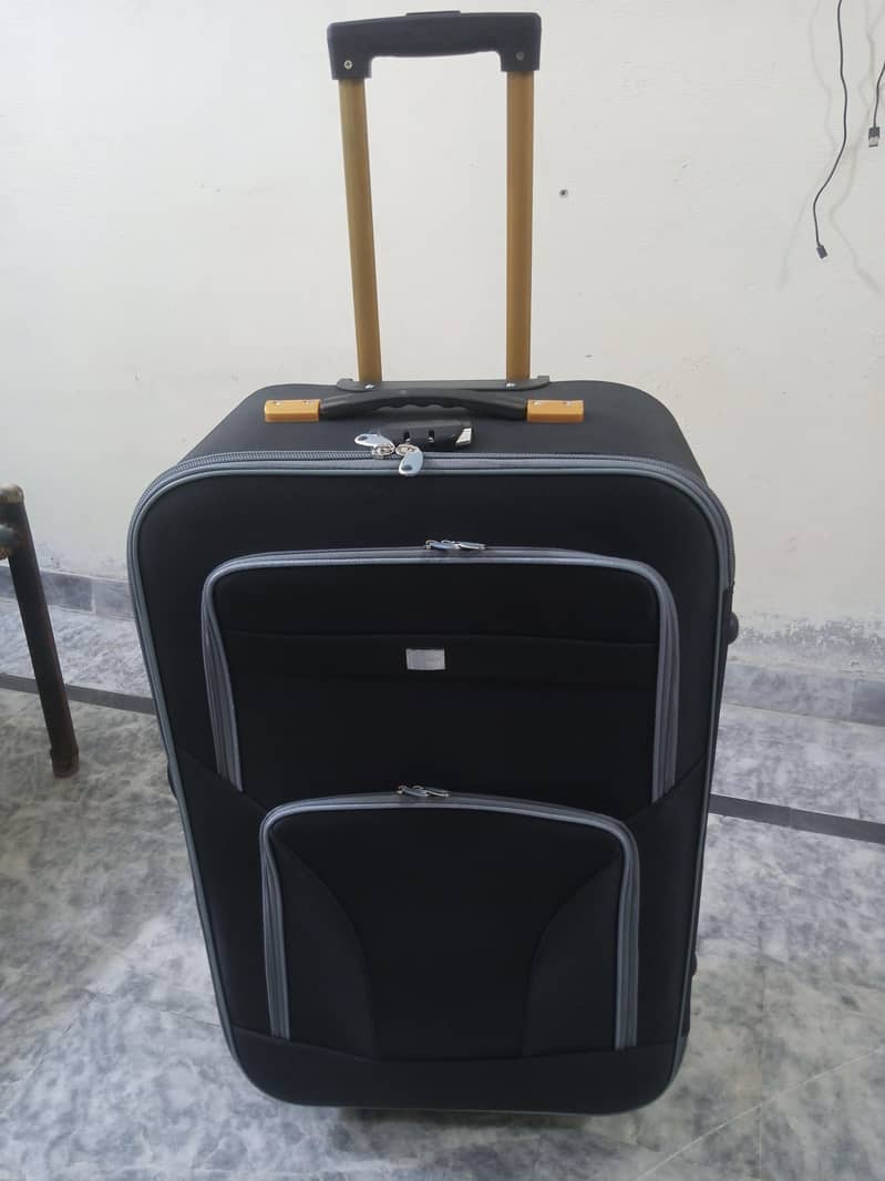 Large Suite Case 0