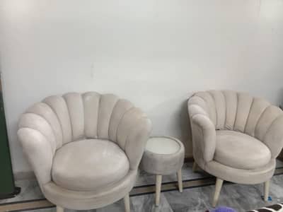 Luxury Velvet Accent Chairs (2 Chairs +Table) Excellent condition