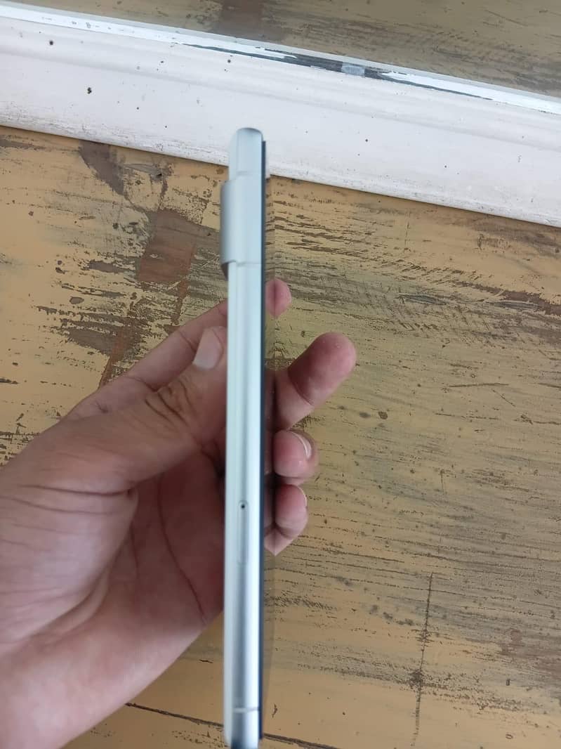 Google Pixel 7 4