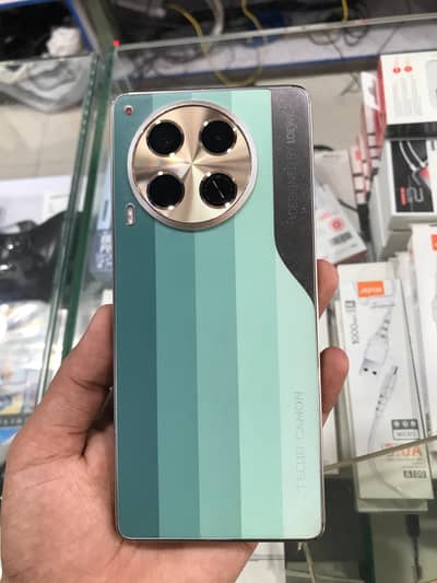 Tecno CAMON 30