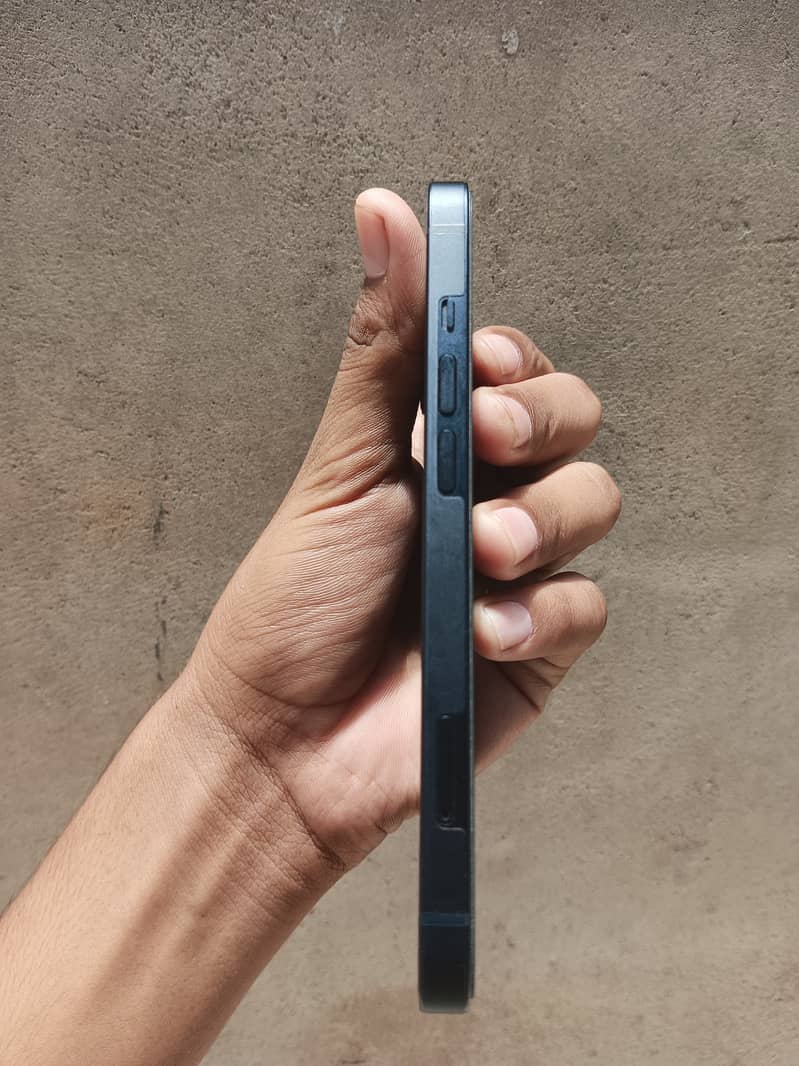 iPhone 13 1