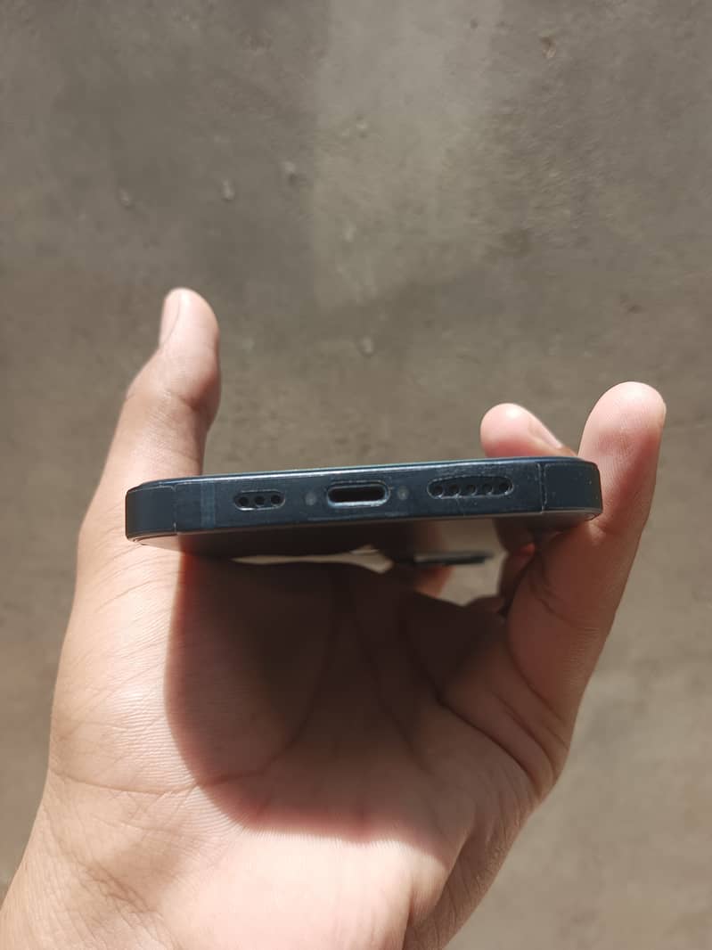 iPhone 13 5