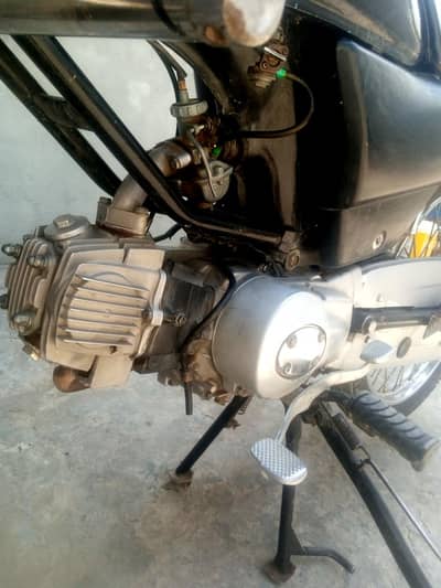 2016 model 100Cc urgently sale lash condition