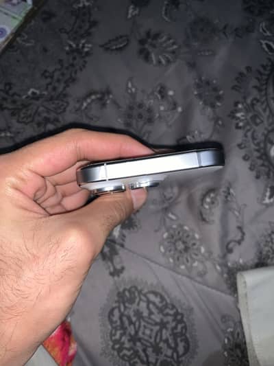 iPhone 16 pro 128 JV