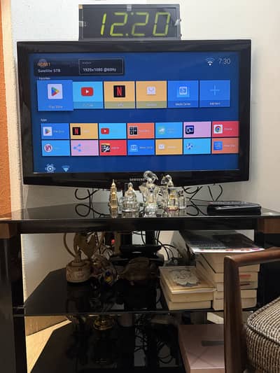 Samsung 40 inch tv with glass tv trolley,YouTube and Netflix working