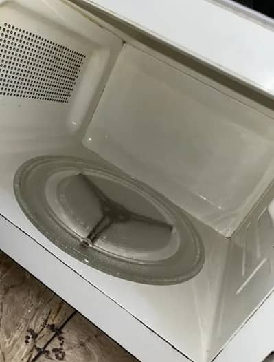 microwave oven new condition 0/3/2/1/4/9/3/5/9/6/9