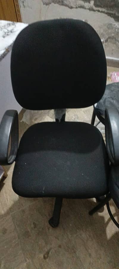 3 Office Chairs Available – Excellent Condition