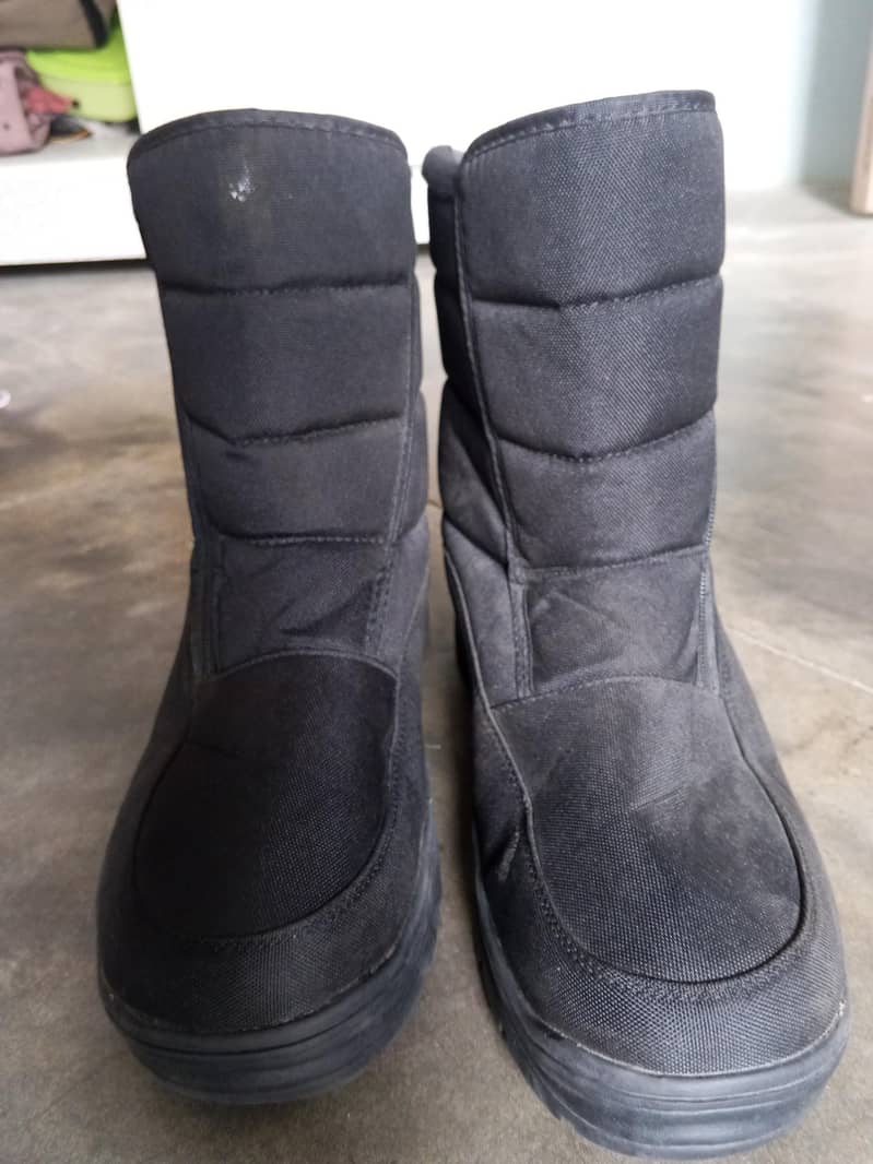 Boots  0