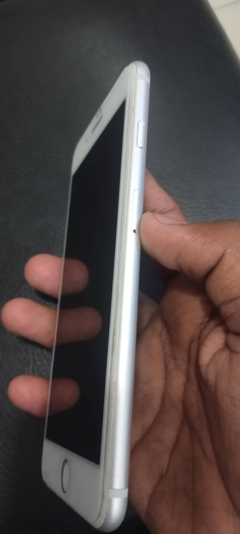 Apple iPhone 7 Plus 6