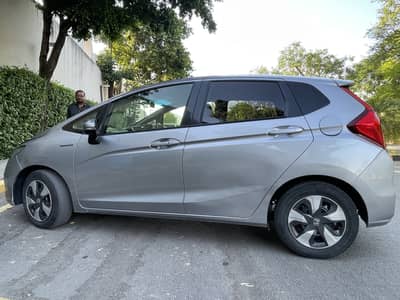 Honda Fit Shuttle Hybrid 2017