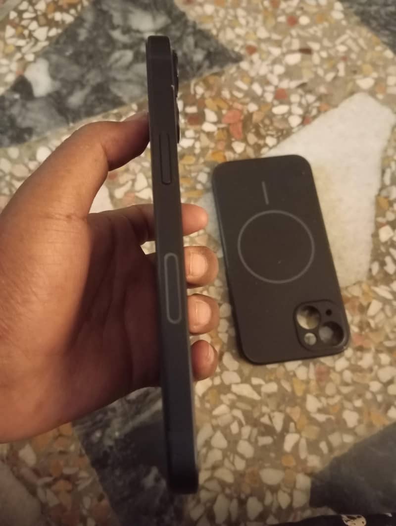 Apple iPhone 13 1
