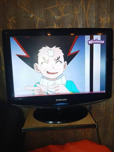 Orignal Samsung lcd 19 inches made in Hungary with original remotes