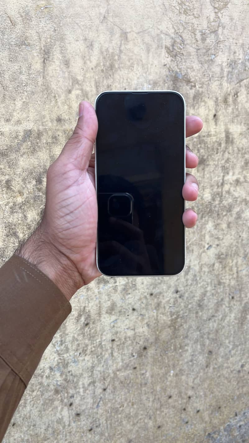 Apple iPhone 13 2