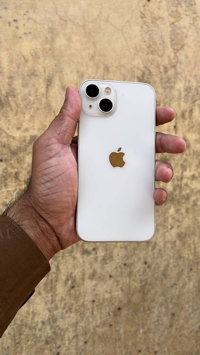 Apple iPhone 13 4