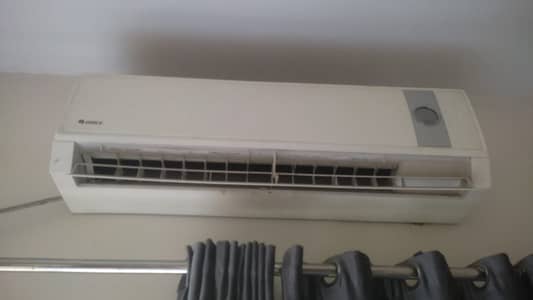 Gree Ac in good condition
