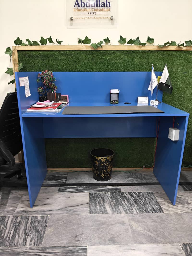 Workstation Table 0