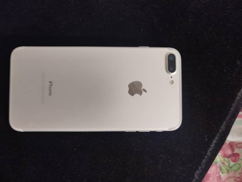 Apple iPhone 7 Plus 1