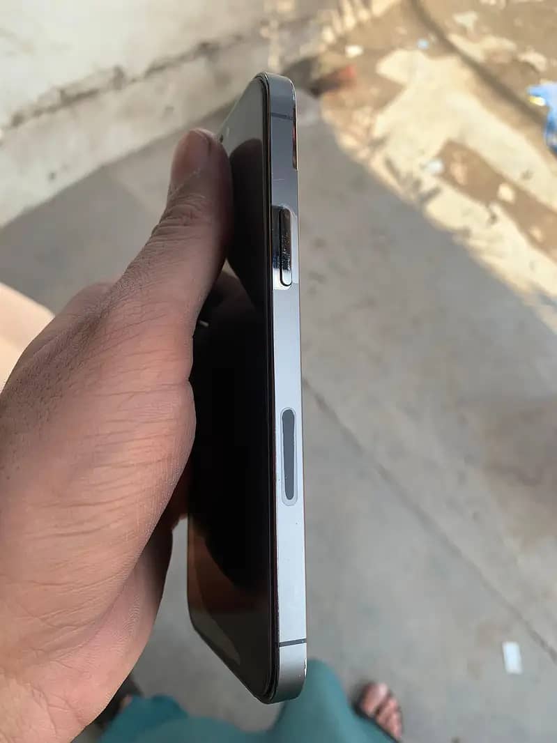Iphone 12pro 5