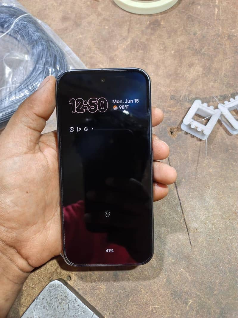Google Pixel 9 4