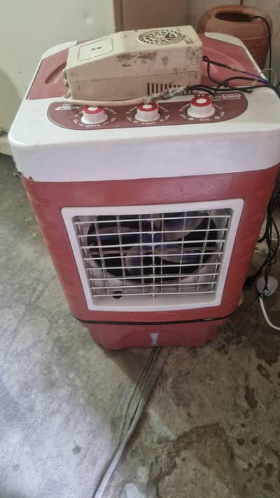 Mini air cooler with supply 12w dc working condition
