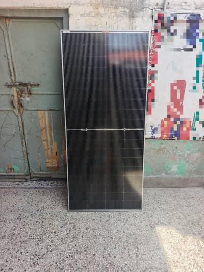 Solar penal 310watt brand new condition 0310-0049640 only whatsp
