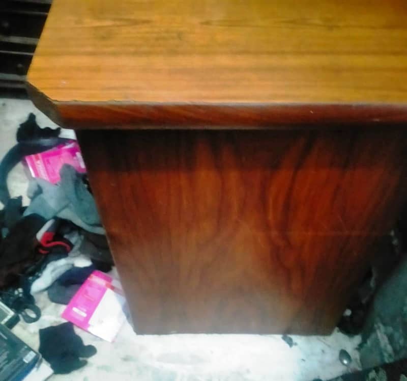 Computer Table 1