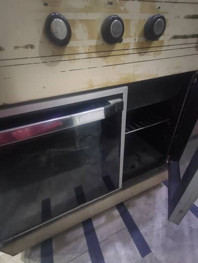 Singer Cooking Range – 3 Burners, Baking Oven & Hot Box – Good Condit