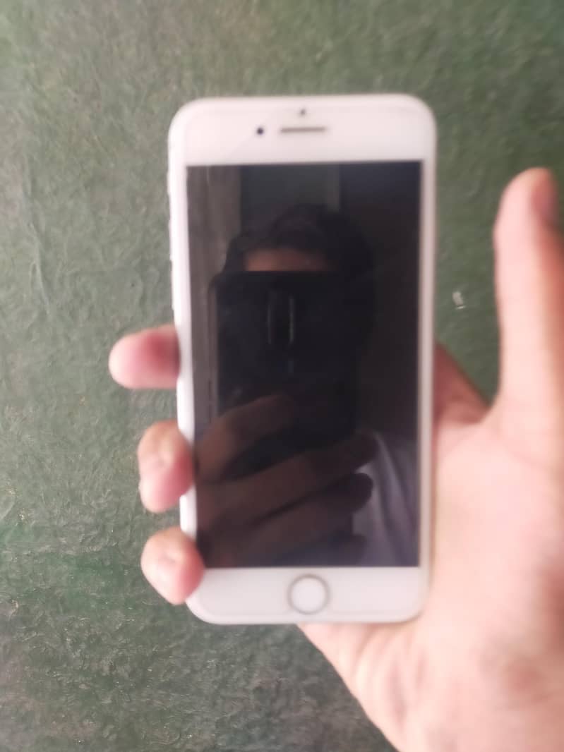 Apple iPhone 7 1