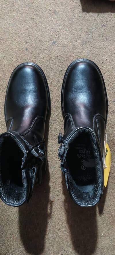 INDURE safety shoes