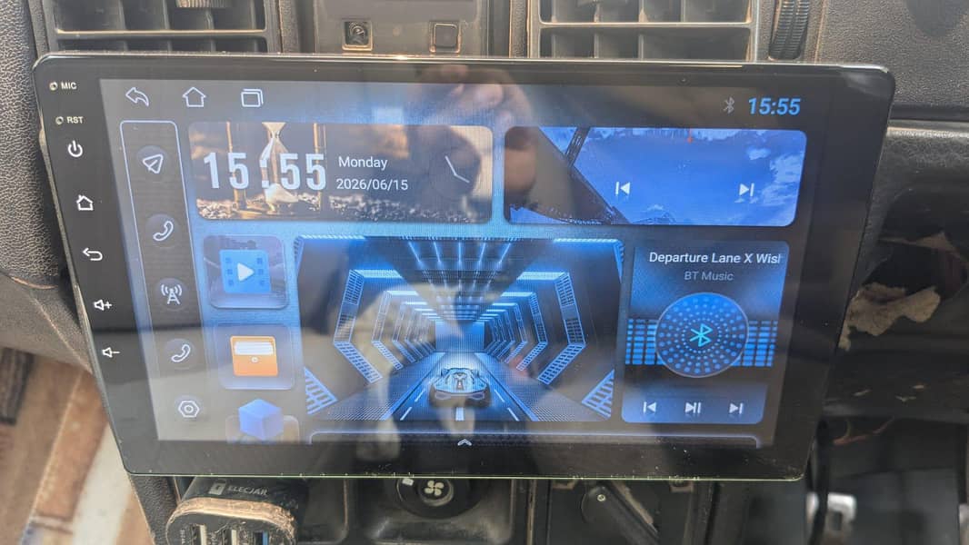 Android Panel with speakers 1