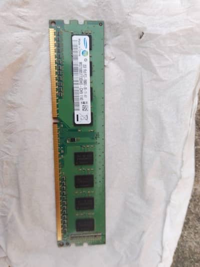 200 gb hard disc and ddr3 2 gb ram