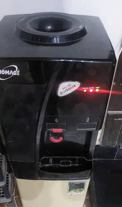 Homage water dispenser