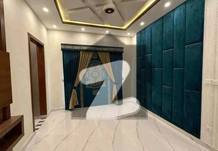 Unoccupied House Of 10 Marla Is Available For sale In Bahria Town