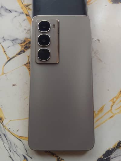 Itel City 100