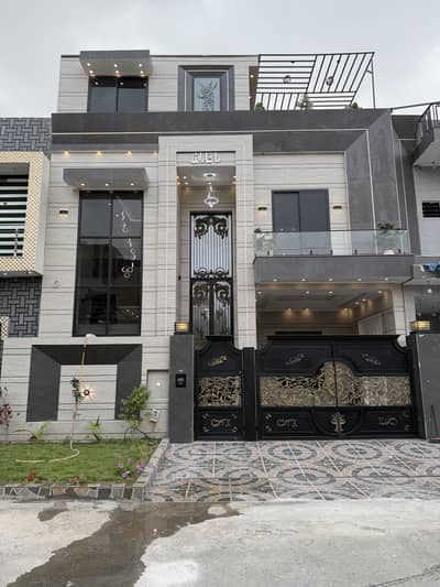 5.33 Marla Ultra Modern Luxury House Available For Sale in Citi Housing Sialkot