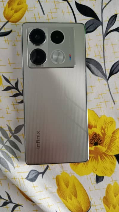 Infinix Note 40