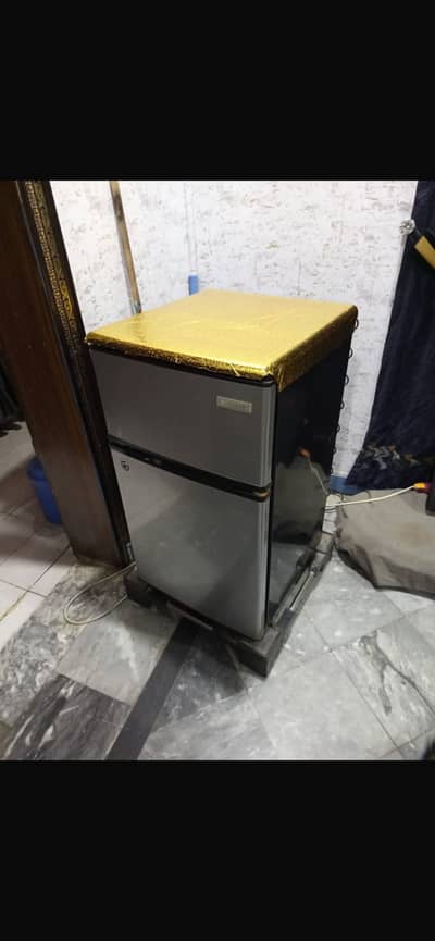 mini freezar like new bilkul ok hai