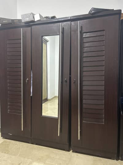 3 door cupboard